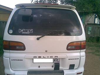 1996 Mitsubishi Delica Photos