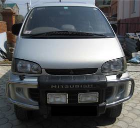 1996 Mitsubishi Delica Photos