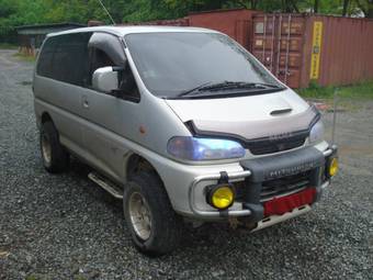 1996 Mitsubishi Delica Photos