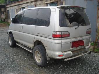 1996 Mitsubishi Delica Pictures