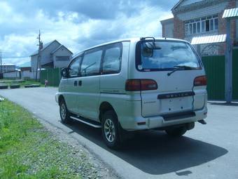 1996 Mitsubishi Delica Pictures