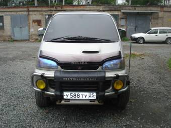 1996 Mitsubishi Delica Photos