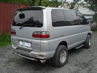 1996 Mitsubishi Delica Photos