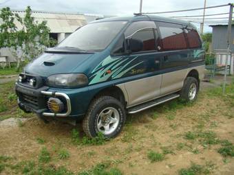 1996 Mitsubishi Delica Photos