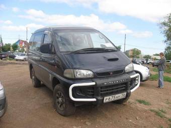 1996 Mitsubishi Delica Photos