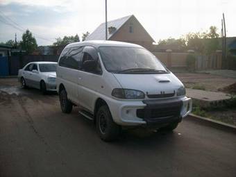 1996 Mitsubishi Delica Pictures