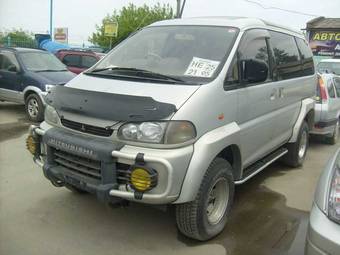 1996 Mitsubishi Delica Photos