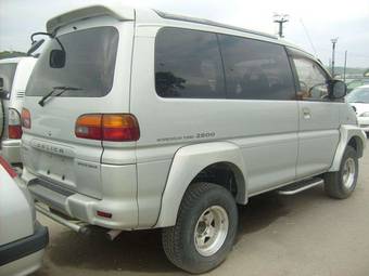 1996 Mitsubishi Delica Photos