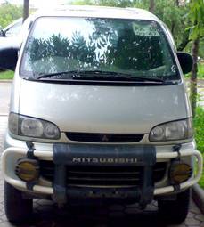 1996 Mitsubishi Delica Pictures