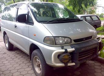 1996 Mitsubishi Delica Photos