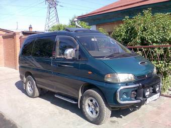 1996 Mitsubishi Delica Pictures