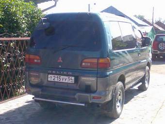 1996 Mitsubishi Delica Photos