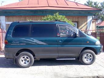 1996 Mitsubishi Delica Photos