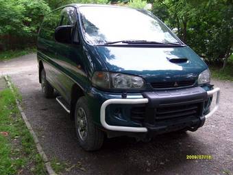 1996 Mitsubishi Delica Pictures