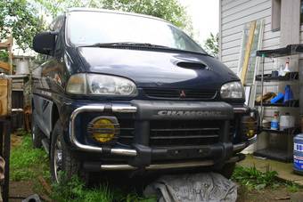 1996 Mitsubishi Delica Pictures