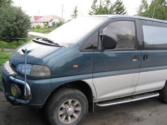 1996 Mitsubishi Delica Pictures