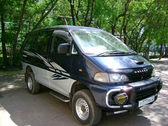 1996 Mitsubishi Delica Pictures