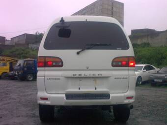 1996 Mitsubishi Delica Pictures