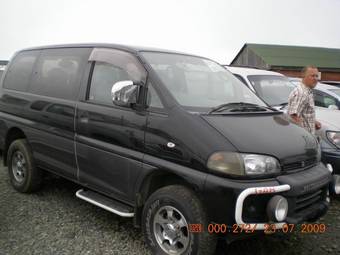 1996 Mitsubishi Delica Pictures