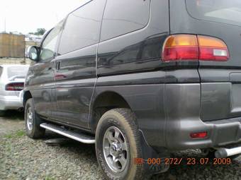 1996 Mitsubishi Delica Pictures