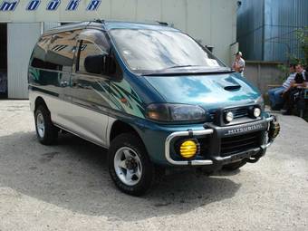 1996 Mitsubishi Delica Photos