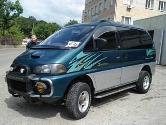 1996 Mitsubishi Delica Pictures