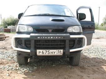 1996 Mitsubishi Delica Pictures