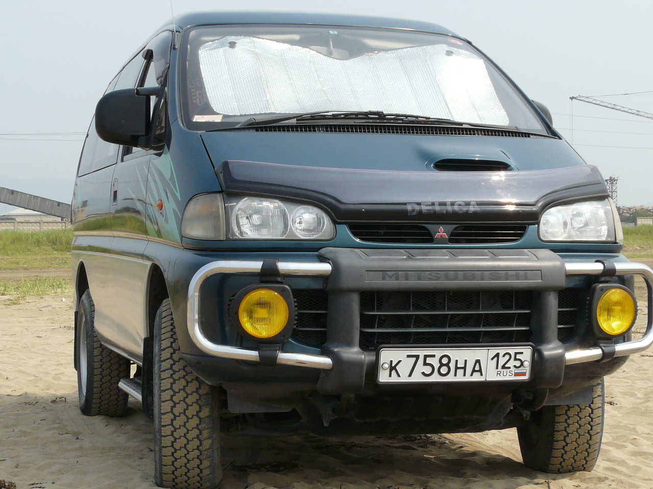 1996 Mitsubishi Delica