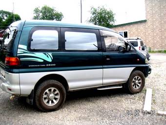 1996 Mitsubishi Delica Pictures