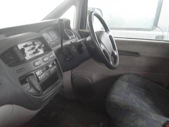 1996 Mitsubishi Delica Pictures
