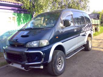 1996 Mitsubishi Delica Photos