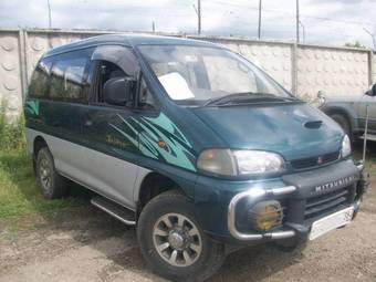 1996 Mitsubishi Delica Photos