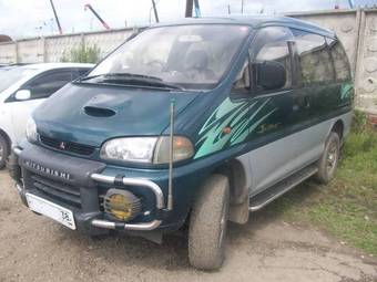 1996 Mitsubishi Delica Pictures