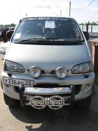 1996 Mitsubishi Delica Photos