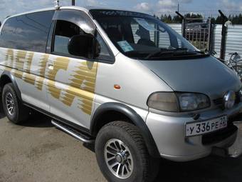 1996 Mitsubishi Delica Pictures