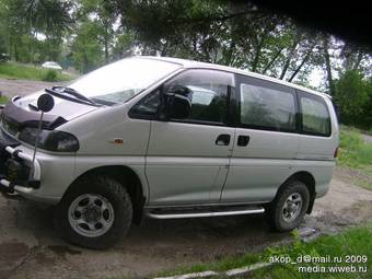 1996 Mitsubishi Delica Pictures