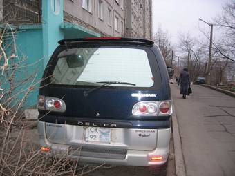 1996 Mitsubishi Delica Pictures