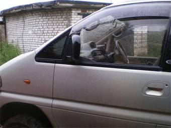 1996 Mitsubishi Delica Photos