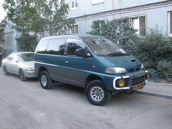 1996 Mitsubishi Delica Pictures