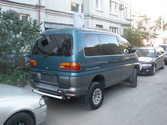 1996 Mitsubishi Delica Pictures