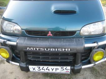 1996 Mitsubishi Delica Photos