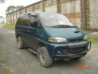 1996 Mitsubishi Delica Pictures