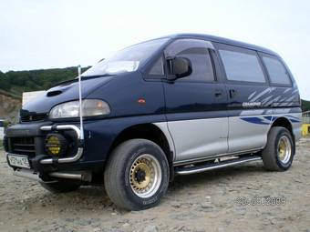 1996 Mitsubishi Delica Photos