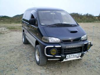 1996 Mitsubishi Delica Pictures