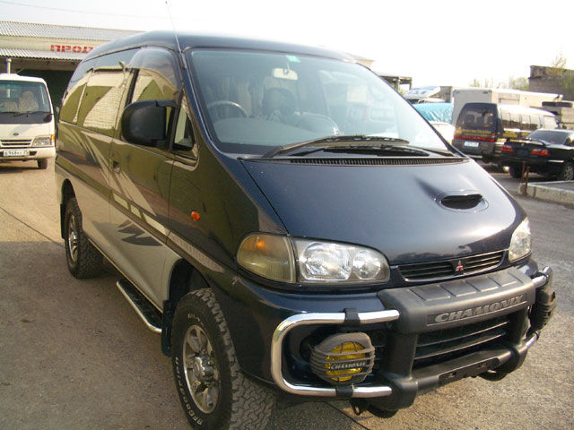 1997 Mitsubishi Delica