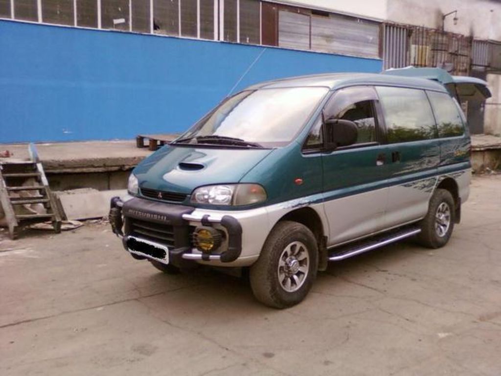 1997 Mitsubishi Delica