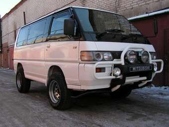 1997 Mitsubishi Delica Pics