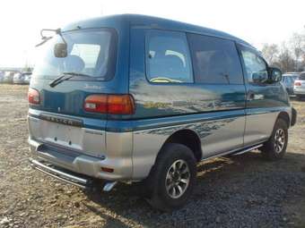 1997 Mitsubishi Delica Photos