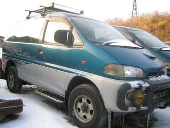 1997 Mitsubishi Delica Photos