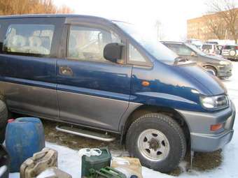 1997 Mitsubishi Delica Photos